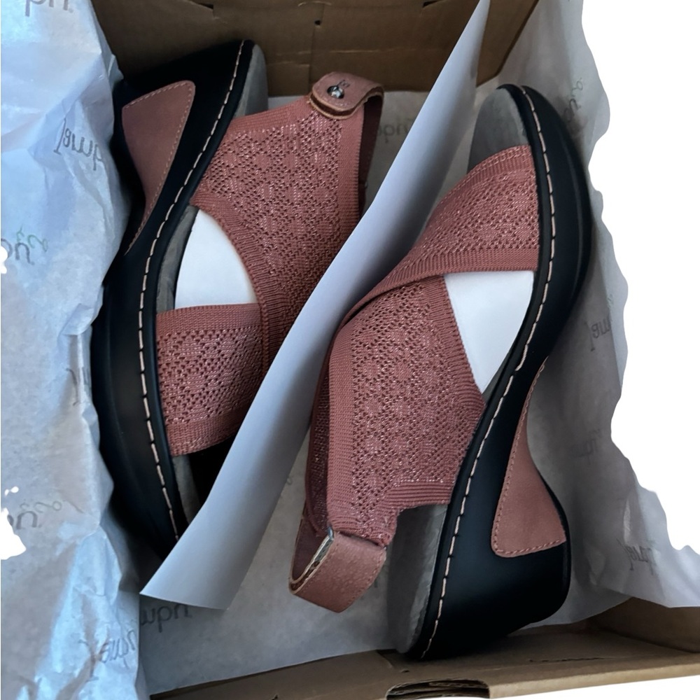 NIB Jambu Alyssa Sandals Women’s Size 9 M Rose Shimmer Wedge Adjustable Pink